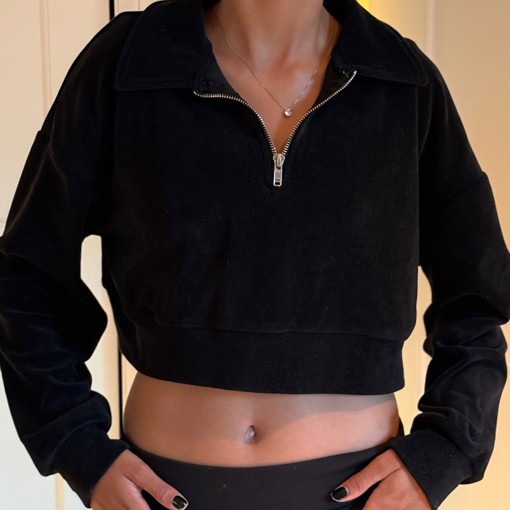 Forever 21 Black Cropped Half-Zip Sweatshirt
